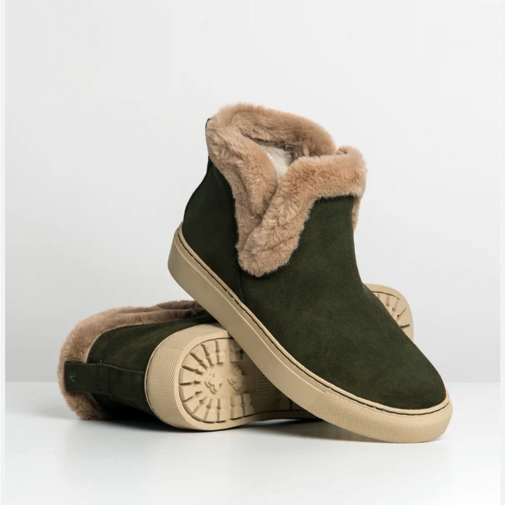 Cougar Duffy waterproof Green Suede Boots with Fur Lining